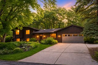 14810 Lloyds Drive, Minnetonka, MN 55345