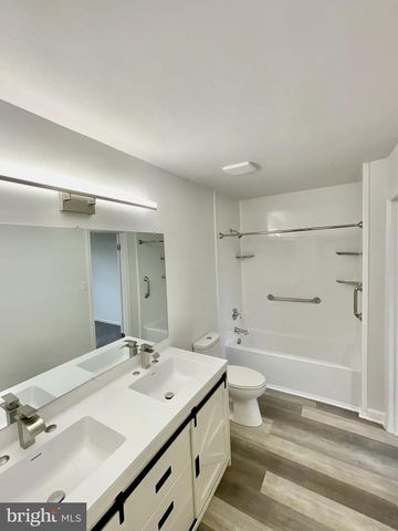 33 KINGS WHARF PL, Waldorf, MD 20602