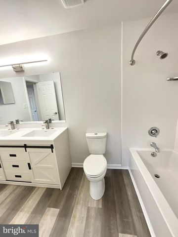 33 KINGS WHARF PL, Waldorf, MD 20602