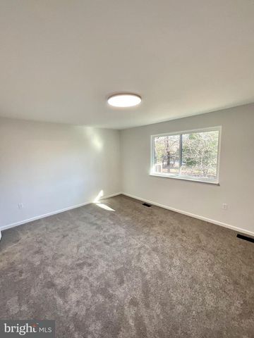 33 KINGS WHARF PL, Waldorf, MD 20602