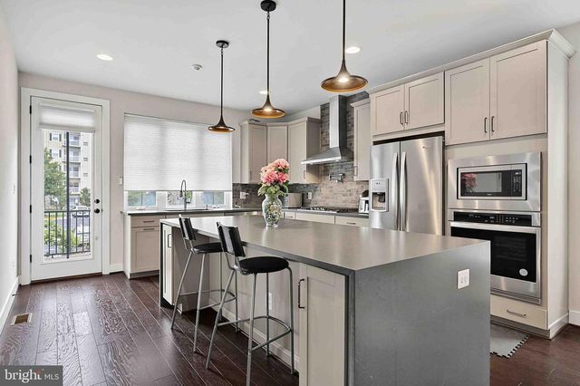 6185 VENETO TER, Alexandria, VA 22312