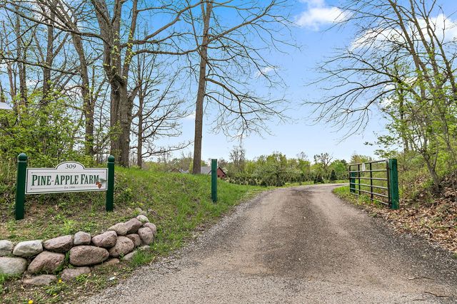 309 Three Oaks Road, Cary, IL 60013