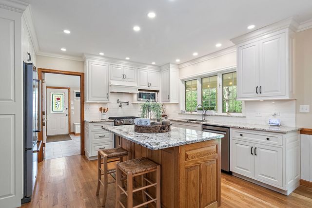309 Three Oaks Road, Cary, IL 60013