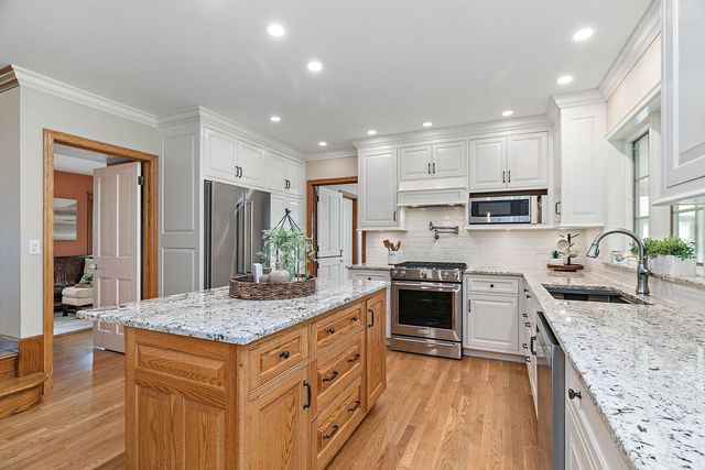 309 Three Oaks Road, Cary, IL 60013
