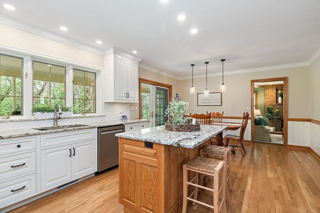 309 Three Oaks Road, Cary, IL 60013