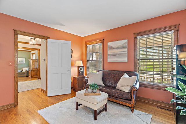 309 Three Oaks Road, Cary, IL 60013