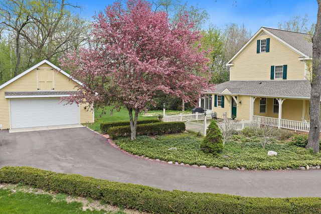 309 Three Oaks Road, Cary, IL 60013