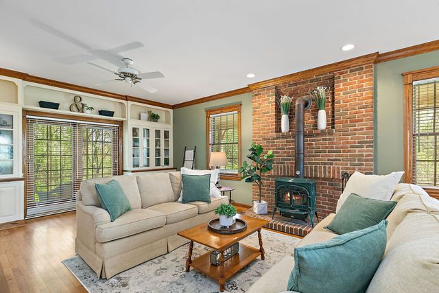 309 Three Oaks Road, Cary, IL 60013