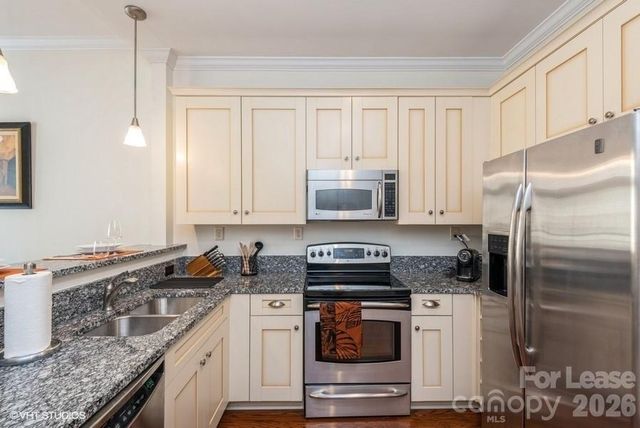 230 S Tryon Street 903, Charlotte, NC 28202