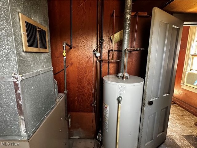 70 S Chestnut Street, Jefferson, OH 44047