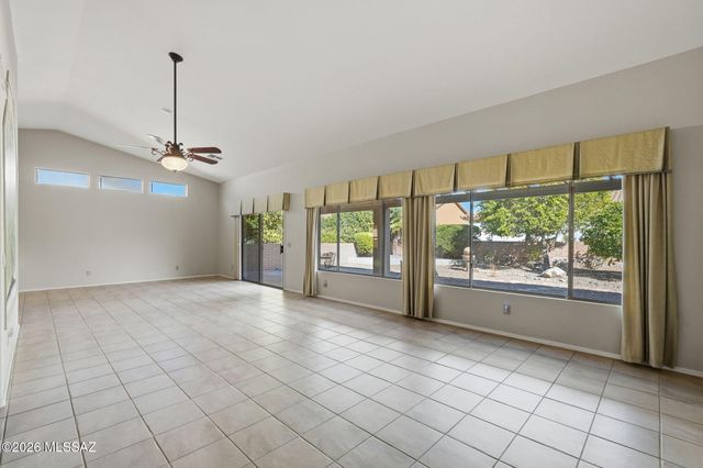 1612 N Rush Creek Court, Green Valley, AZ 85614