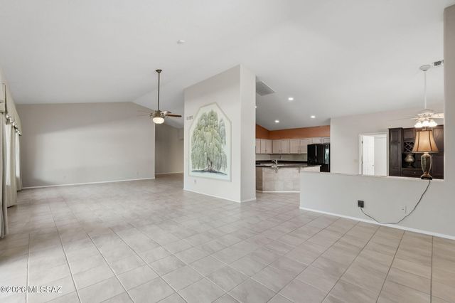 1612 N Rush Creek Court, Green Valley, AZ 85614