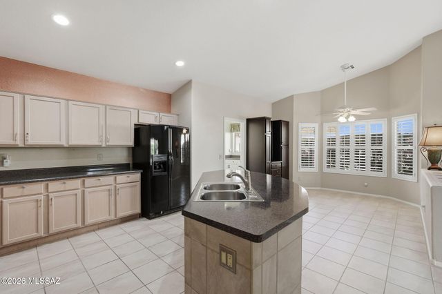 1612 N Rush Creek Court, Green Valley, AZ 85614