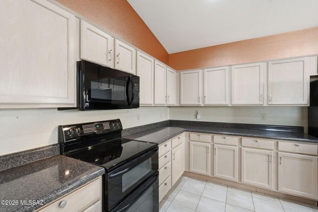 1612 N Rush Creek Court, Green Valley, AZ 85614