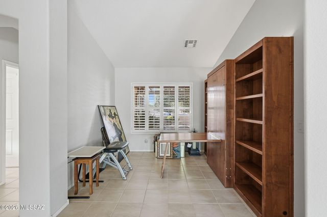 1612 N Rush Creek Court, Green Valley, AZ 85614