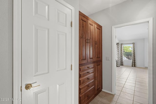 1612 N Rush Creek Court, Green Valley, AZ 85614