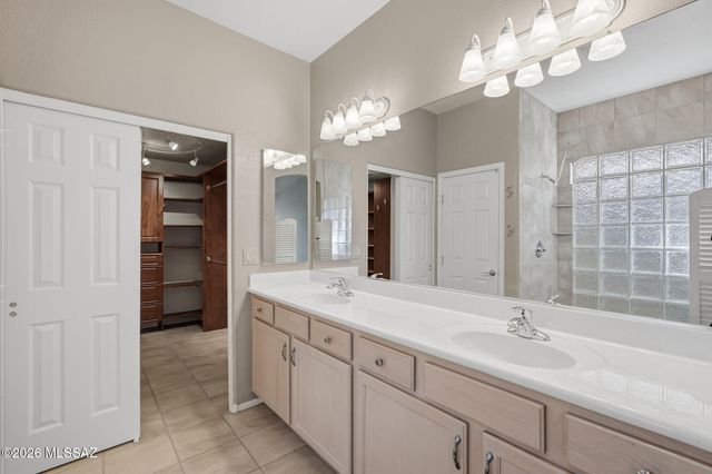 1612 N Rush Creek Court, Green Valley, AZ 85614