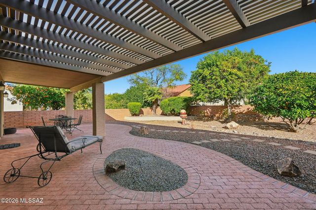 1612 N Rush Creek Court, Green Valley, AZ 85614