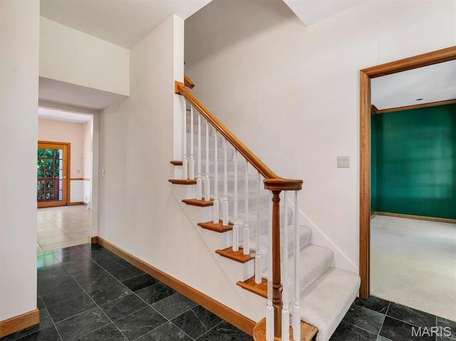 908 N Ballas Road, St Louis, MO 63131