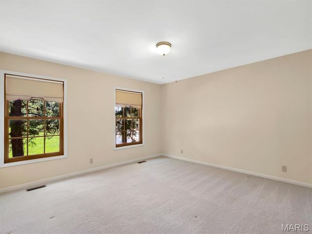 908 N Ballas Road, St Louis, MO 63131