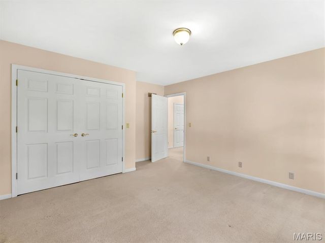 908 N Ballas Road, St Louis, MO 63131