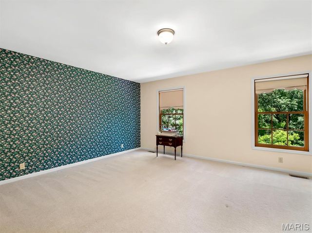 908 N Ballas Road, St Louis, MO 63131