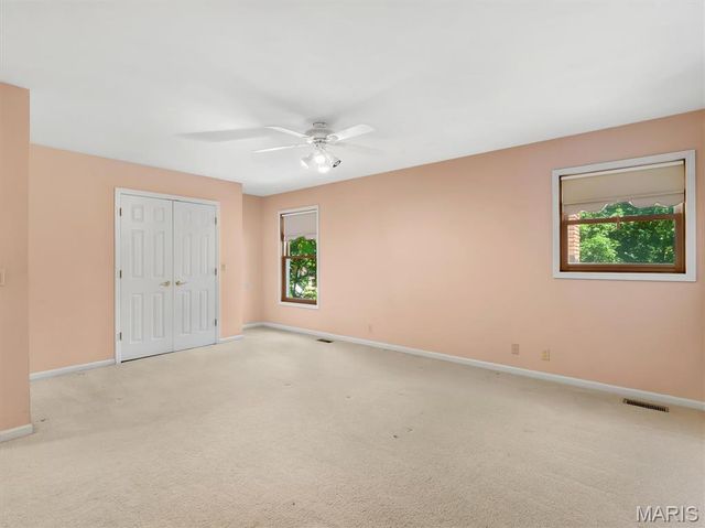 908 N Ballas Road, St Louis, MO 63131