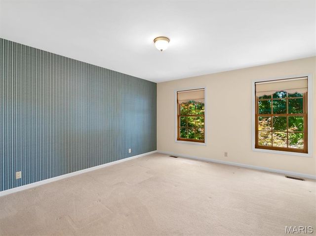 908 N Ballas Road, St Louis, MO 63131