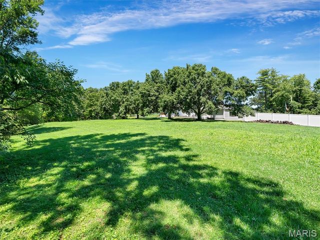 908 N Ballas Road, St Louis, MO 63131