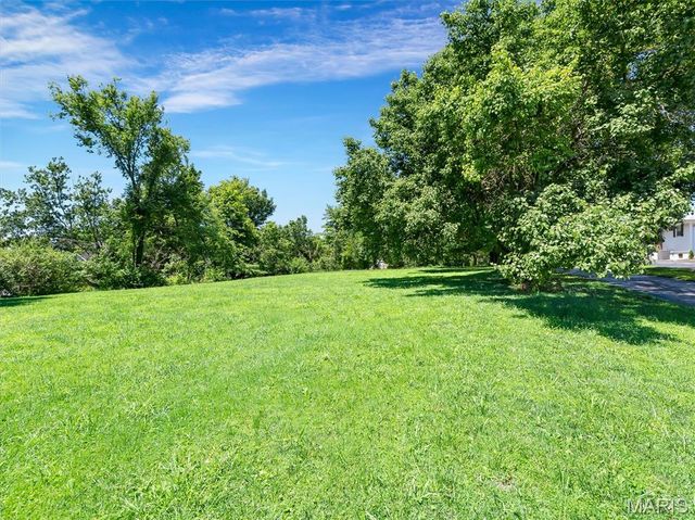908 N Ballas Road, St Louis, MO 63131