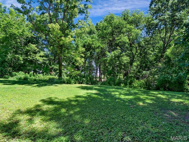 908 N Ballas Road, St Louis, MO 63131