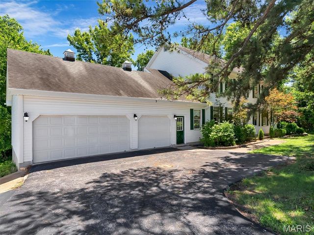 908 N Ballas Road, St Louis, MO 63131