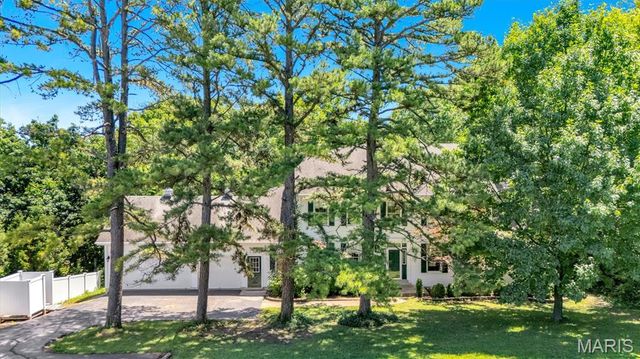 908 N Ballas Road, St Louis, MO 63131