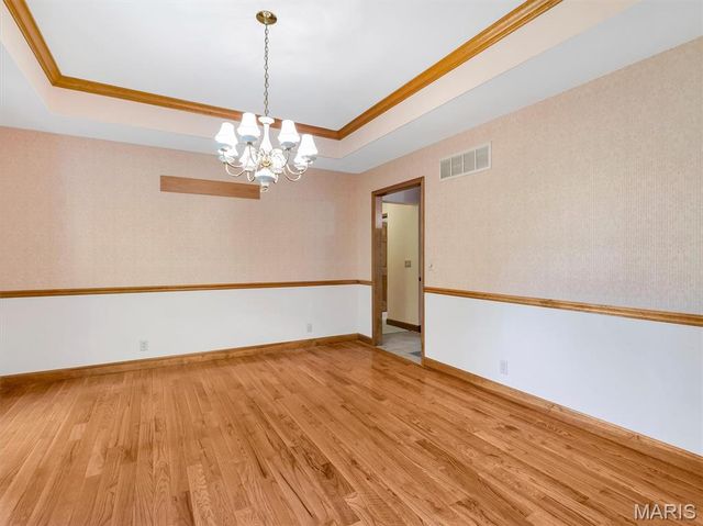 908 N Ballas Road, St Louis, MO 63131