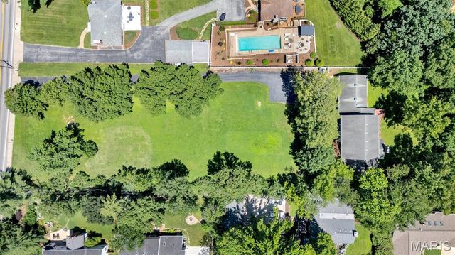 908 N Ballas Road, St Louis, MO 63131