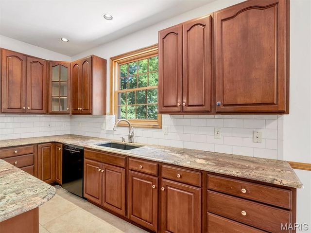 908 N Ballas Road, St Louis, MO 63131