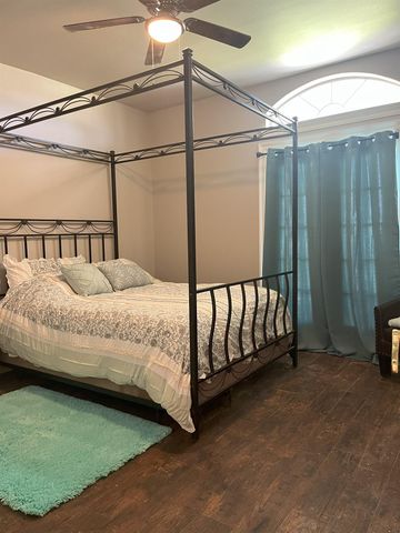 102 S Bayou Estates Drive, Des Allemands, LA 70030