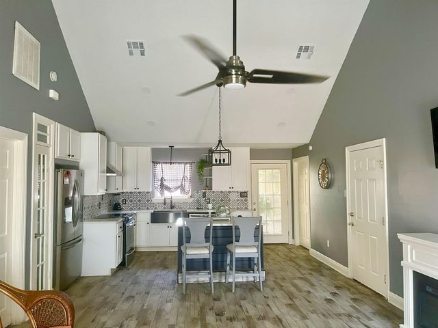 102 S Bayou Estates Drive, Des Allemands, LA 70030