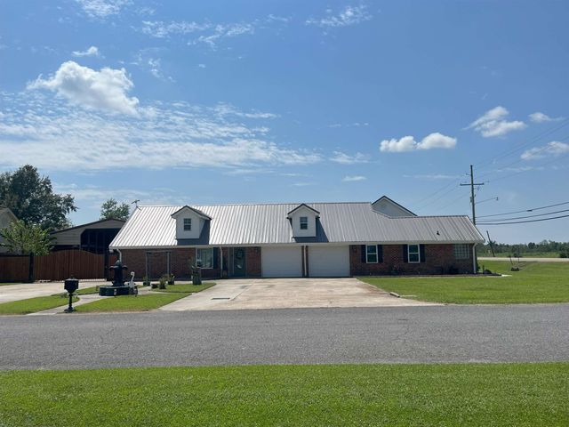 102 S Bayou Estates Drive, Des Allemands, LA 70030