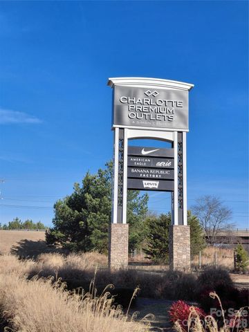 10910 Elm Bend Drive, Charlotte, NC 28273