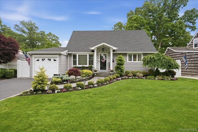 272 Hamilton Avenue, Massapequa, NY 11758