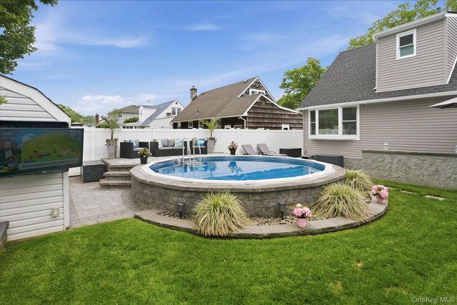 272 Hamilton Avenue, Massapequa, NY 11758