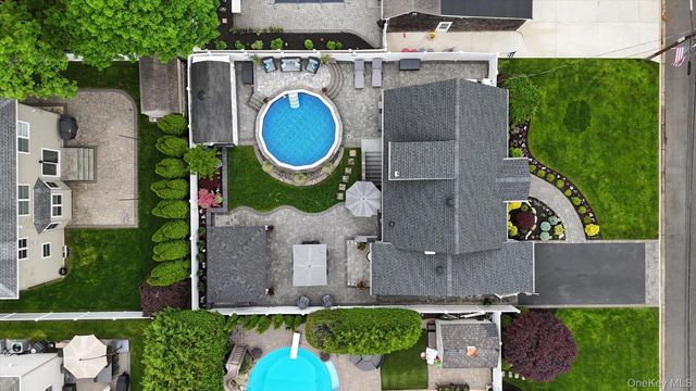 272 Hamilton Avenue, Massapequa, NY 11758