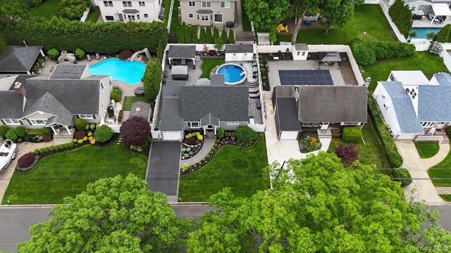 272 Hamilton Avenue, Massapequa, NY 11758