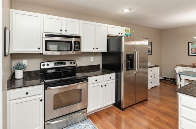 823 NE Cherry Plum Drive, Ankeny, IA 50021