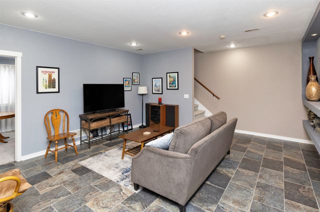 823 NE Cherry Plum Drive, Ankeny, IA 50021