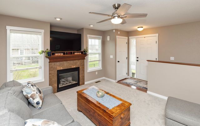 823 NE Cherry Plum Drive, Ankeny, IA 50021