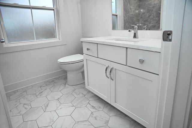 5 W Golfwood Road, Beverly Shores, IN 46301