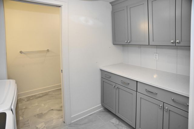 5 W Golfwood Road, Beverly Shores, IN 46301