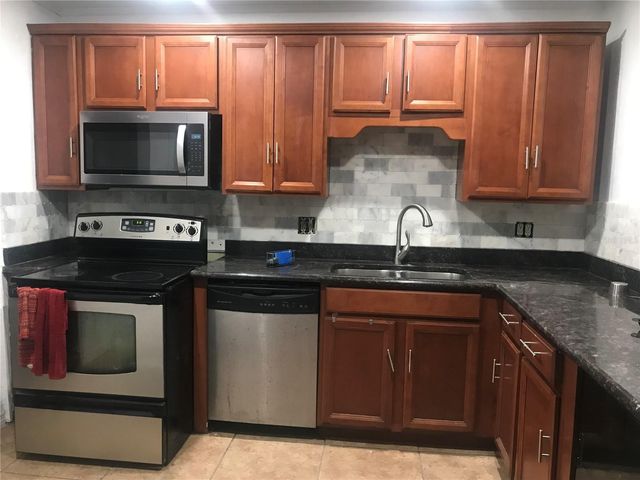 2427 PRINCETON AVENUE, Sanford, FL 32771